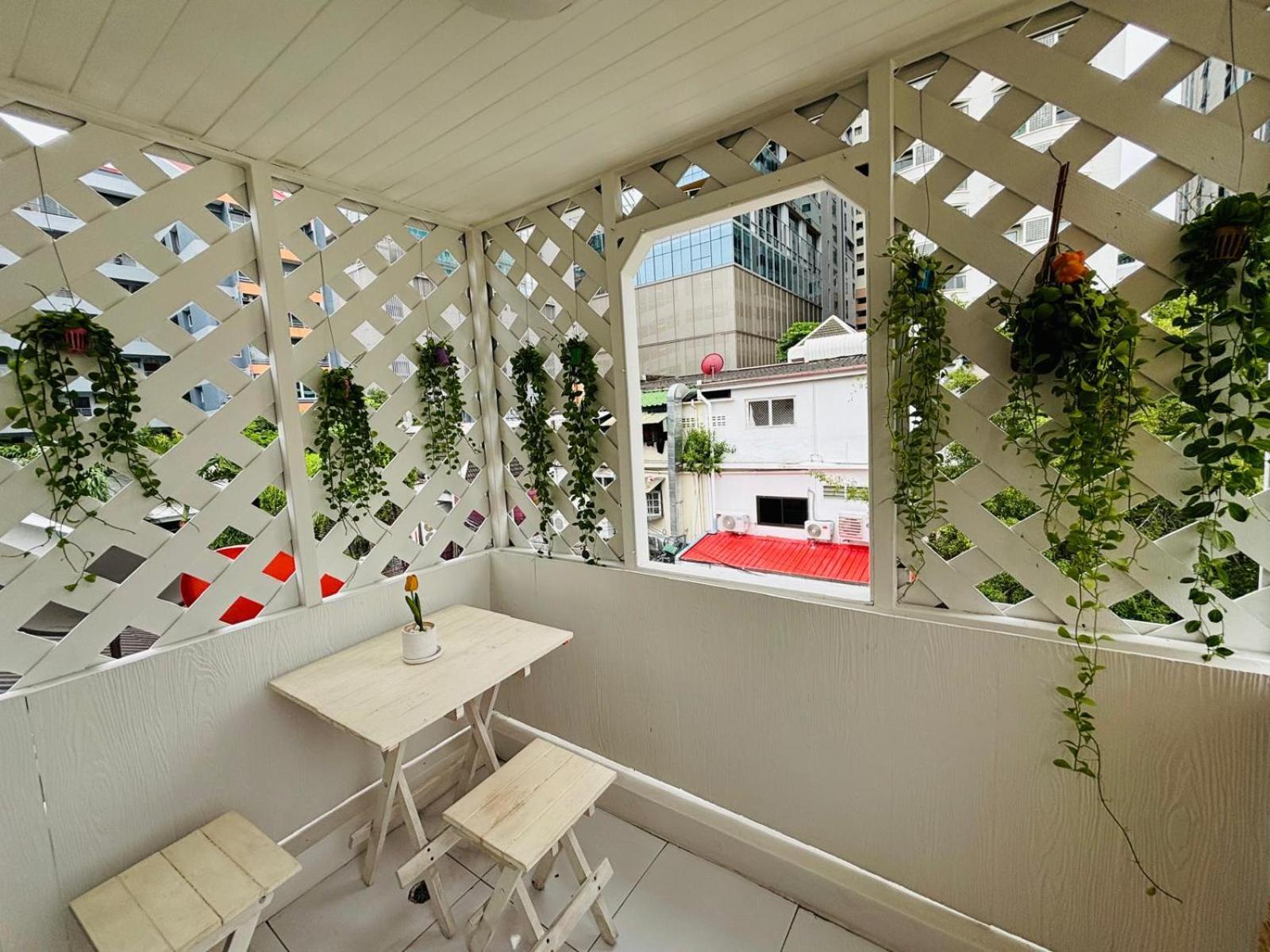 Reehouse@Soi Cowboy/Asoke Bts Hotel Bangkok Exterior photo